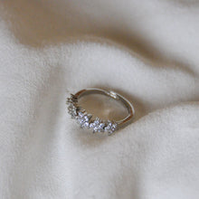 Load image into Gallery viewer, Flower Crown Ring