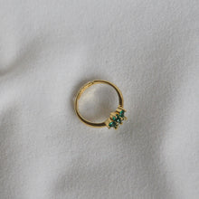Load image into Gallery viewer, Green Flower Ring