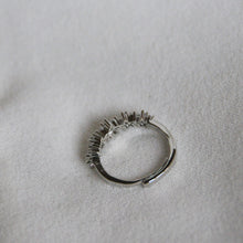 Load image into Gallery viewer, Flower Crown Ring