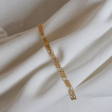 Load image into Gallery viewer, Dainty Figaro Bracelet