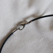 Load image into Gallery viewer, Lampwork Apple Cord Necklace