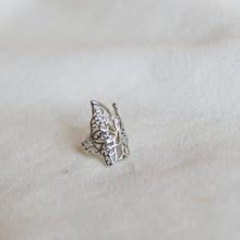 Load image into Gallery viewer, Butterfly Ear Cuff
