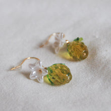 Load image into Gallery viewer, Leafy Pineapple Earrings