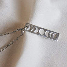 Load image into Gallery viewer, Phases of The Moon Chain