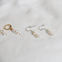 Load image into Gallery viewer, Triple Pearl Earrings