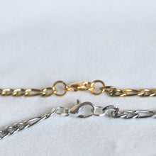 Load image into Gallery viewer, Chunky Figaro Chain Necklace