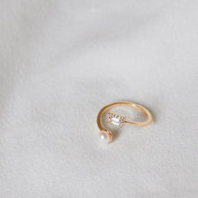 Load image into Gallery viewer, Rectangle Pearl Ring