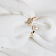 Load image into Gallery viewer, Rectangle Pearl Ring