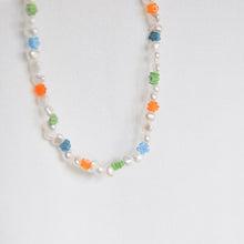 Load image into Gallery viewer, Floral Pearl Necklace