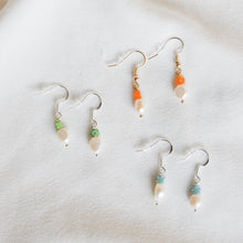 Load image into Gallery viewer, Floral Pearl Earrings