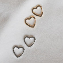 Load image into Gallery viewer, Queen of Hearts Earrings