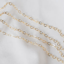 Load image into Gallery viewer, Heart Chain Necklace