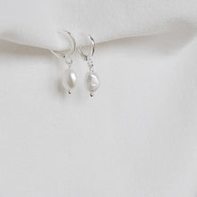 Load image into Gallery viewer, Single Pearl Earrings