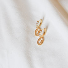 Load image into Gallery viewer, Abstract Face Earrings