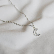 Load image into Gallery viewer, Moon Necklace