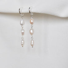 Load image into Gallery viewer, Pearl Link Earrings