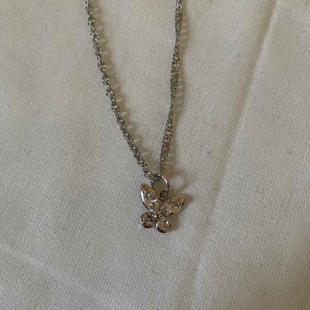 Twisted Chain Papillon Necklace