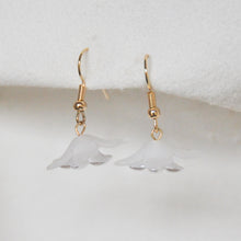 Load image into Gallery viewer, Lily Earrings
