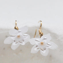 Load image into Gallery viewer, Lily Earrings
