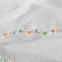 Load image into Gallery viewer, Floral Pearl Necklace
