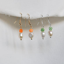 Load image into Gallery viewer, Floral Pearl Earrings
