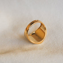 Load image into Gallery viewer, Coin Signet Ring

