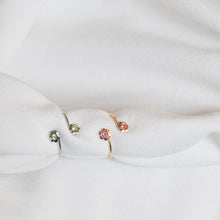 Load image into Gallery viewer, Rhinestone Flower Ring
